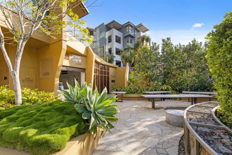 1/25 Shafston Avenue Kangaroo Point QLD 4169 - Image 2