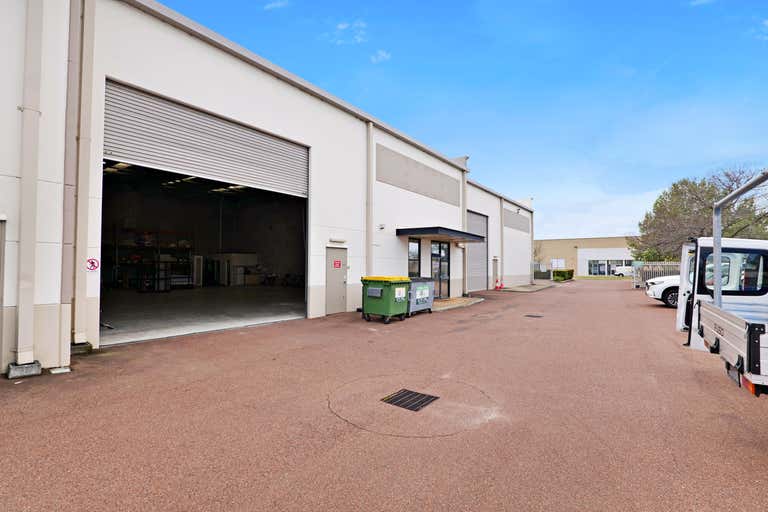 2/79 Catalano Circuit Canning Vale WA 6155 - Image 2