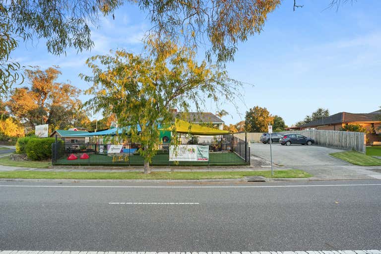 18 Cristata Avenue Endeavour Hills VIC 3802 - Image 2