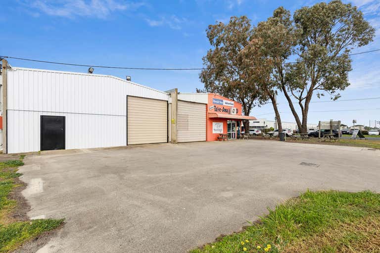 13 Bayldon Court Breakwater VIC 3219 - Image 2