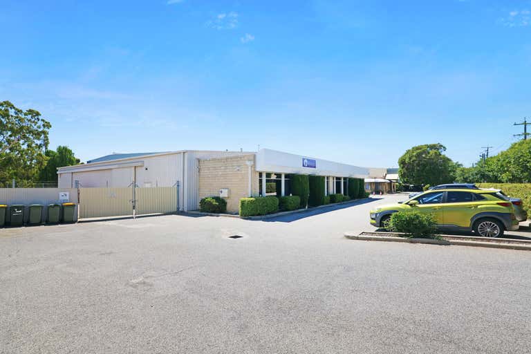 16 Sorbonne Crescent Canning Vale WA 6155 - Image 2