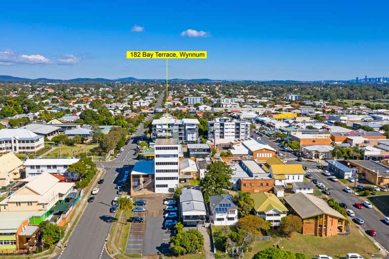 503/182 Bay Terrace Wynnum QLD 4178 - Image 2