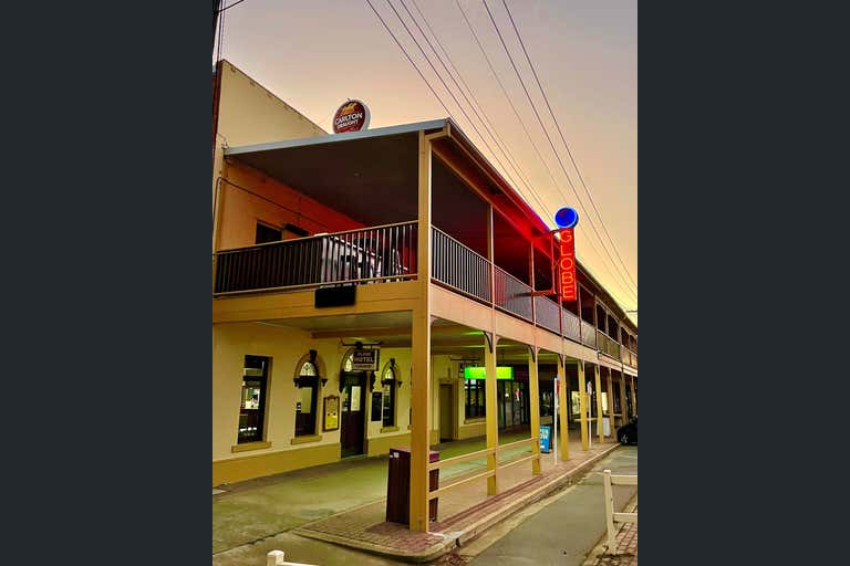 Globe Hotel, Deniliquin, 202 Cressy Street Deniliquin NSW 2710 - Image 1