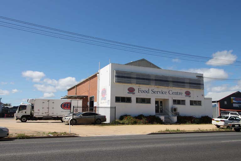 PFD Foods (Woolworths), 255 Byron Street Inverell NSW 2360 - Image 2