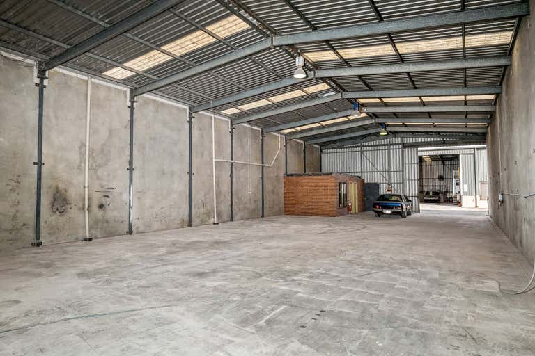 5/4 Elmsfield Road Midvale WA 6056 - Image 1