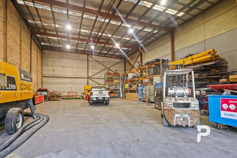 Unit 2, 17 Tarlington Place Smithfield NSW 2164 - Image 2