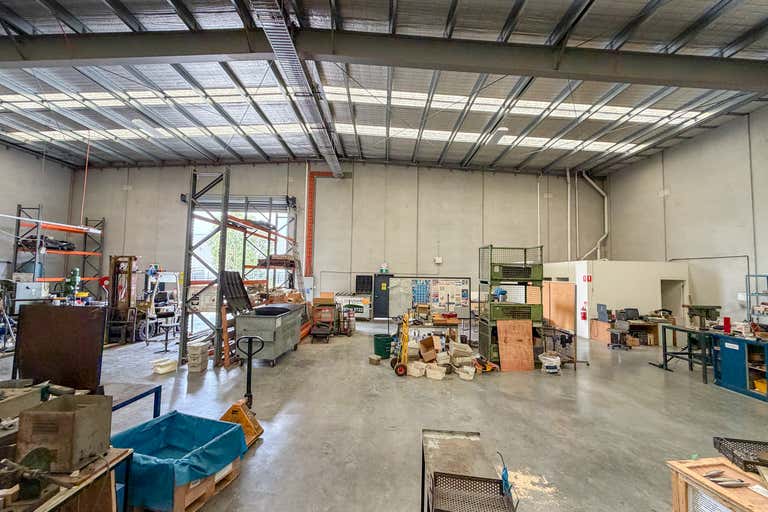 1/8 Lakewood Boulevard Carrum Downs VIC 3201 - Image 2