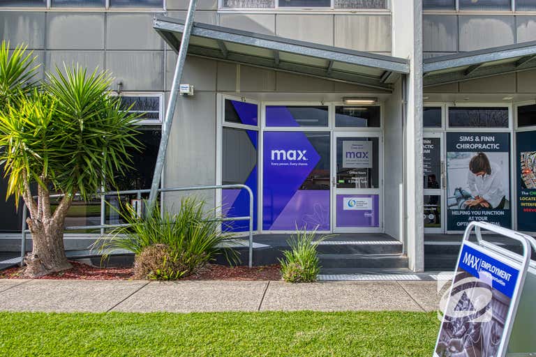 2/4 Stephenson Street Pakenham VIC 3810 - Image 2