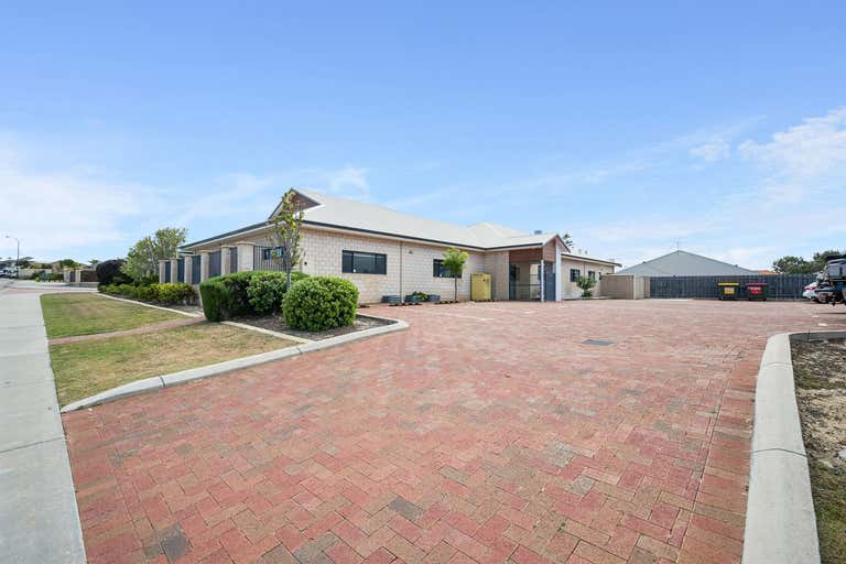 218 Santa Barbara Parade Quinns Rocks WA 6030 - Image 1